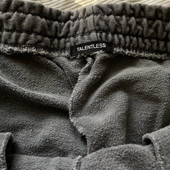 Talentless grey sweatpants - Picture 6 of 8